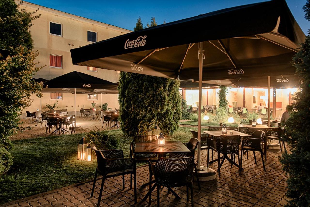 Citi Hotel'S Warszawa-Falenty Raszyn Exteriör bild